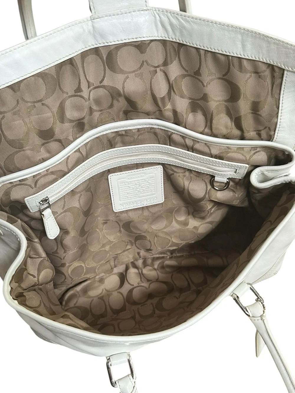 Coach Soho Buckle Flap Shoulder Bag White Leather 9550 Y2K